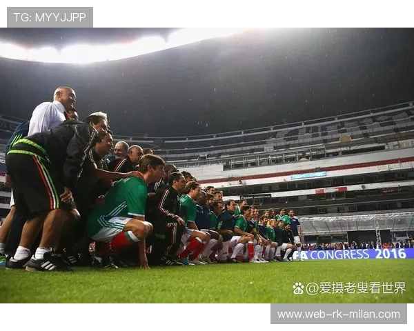 哈兰德膝盖遭重击:赛后被搀扶离场 哈兰德膝盖遭重击:赛后被搀扶离场